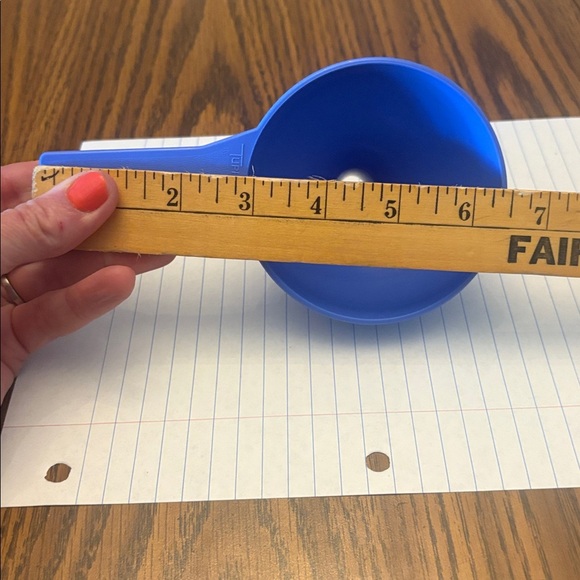 Tupperware Set of 2 Funnels - Brand New - Picture 6 of 8